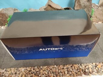 Prodám nový model 1:18 Jaguar f type R 2015 - 11