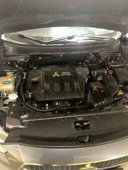 Mitsubishi Outlender - 11