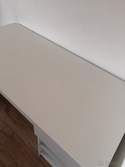 Psací stůl IKEA Malm s šuplíkem - 11