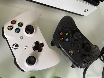 Prodám Xbox One S 500 GB / Minecraft edice - 11