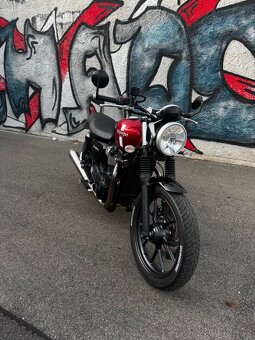 Triumph Street twin 900 - 11