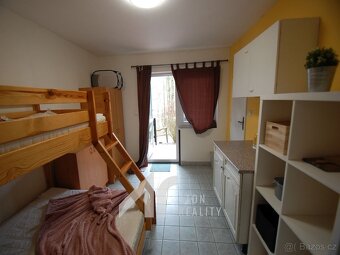 Bítov -  rekreační chata podlahová plocha 100 m2 - vhodné na - 11