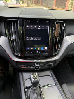 Volvo XC60 D4 R-Design, 140 kW, nez. topení, tažné zar. - 11