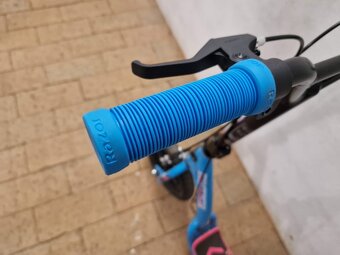 Razor Flashback Odrážecí koloběžka modrá - 11