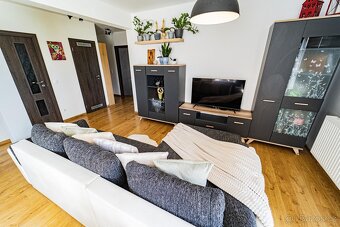 Hněvousice, pronájem rodinného domu 5+kk 117 m2 na pozemku 6 - 11