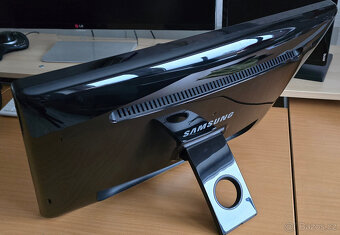 Samsung 22" Touch + dock - 11