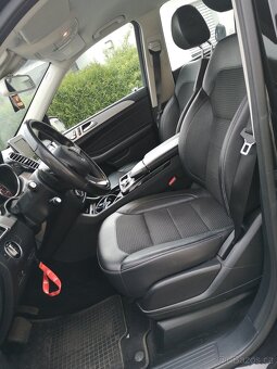 MERCEDES GLE 250D 4X4 NOVÉ V ČR/1.MAJITEL/PLNÝ SERVIS/2017 - 11