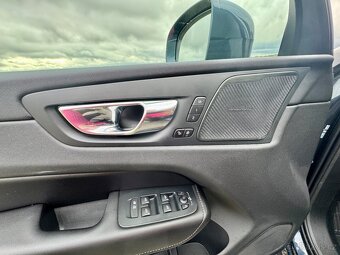 Volvo XC60 B5 Inscription AWD - 11