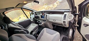 Opel Vivaro 2.5 CDTI L2H1 COMBI - 11