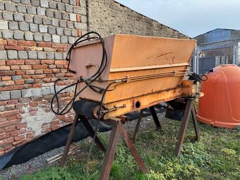 Posypová nástavba na multicar - 11