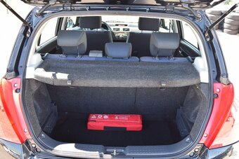 🚗Suzuki Swift 1.3 i 67KW • 4X4 • NOVĚ PO SERVISE - 11
