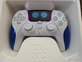 OVLADAČ PS5 LIMITOVANÁ EDICE / ASTRO BOT - 11