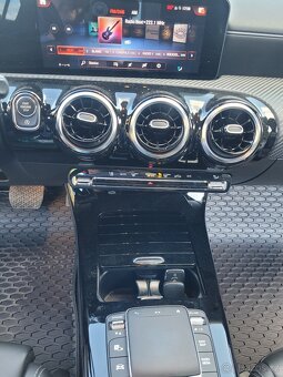 Mercedes A 177 - 11