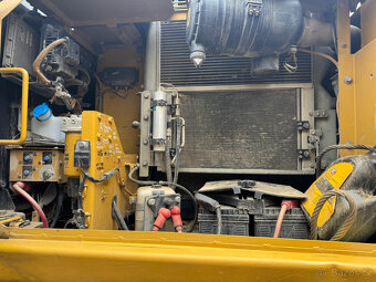 Pásový bagr Caterpillar 315D - 11