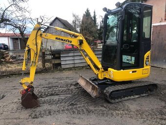 Komatsu PC16R - 11