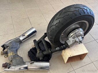 Yamaha Vmax 1200 zadní náprava Vyfuk široké kolo - 11