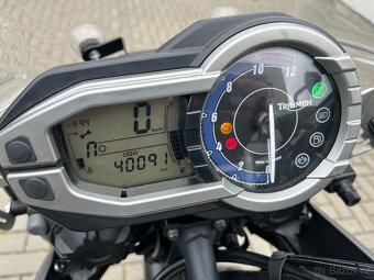 Triumph Tiger 800 XC - 11
