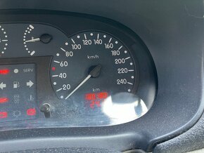 RENAULT THALIA 2002 1.4 - 11