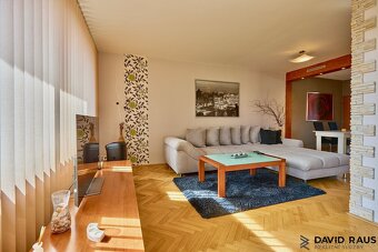 Prodej rodinného domu 5+kk  ( 219 m2) s garáží a bazénem,  B - 11