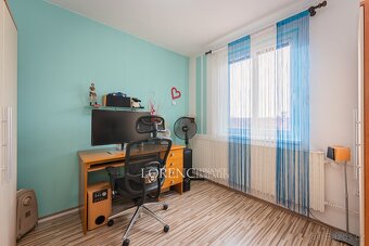 Prostorný dvougenerační rodinný dům s širokým využitím, 327  - 11