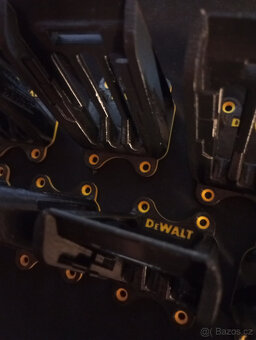 Držák akumulátoru DeWalt 18/20v (úhlový 75°) - 11
