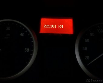 Opel Vivaro 9 míst - 11