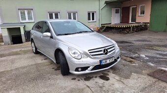 Mercedes-bens R320 2009 roku - 11