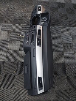 BMW E90 - díly - 11