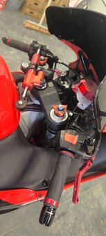 Honda CBR 900RR - 109kw - 11