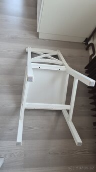 Jídelní stůl a 4 židle - 11