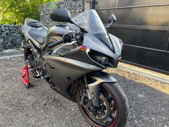 Yamaha r1 - 11