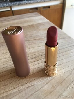 Nové rtěnky, nausnice, 3 orig.Lancome, spony , depilator - 11