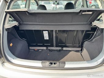 Volkswagen FOX - 11