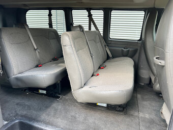 Chevrolet Express 4x4, rok 2013, 5.3 V8, 1.majitel, 8 míst - 11