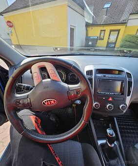 Kia Ceed 1.6i  benzin - 11