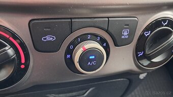 Hyundai i20, 1.2i / najeto 41 000 km 1.Majitel - 11