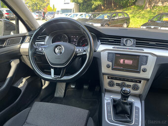 VOLKSWAGEN PASSAT 2,0 TDi 110 Kw COMF.PANO.TAŽNÉ - 11