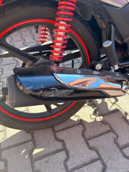 Honda CB125F bouraná - 11