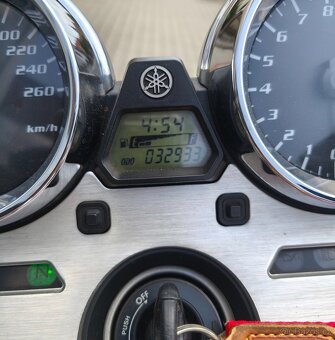 YAMAHA XJR1300 - 11
