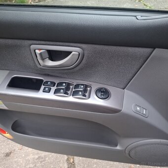 Kia sorento 2.5td r.v.2006 154tkm top - 11
