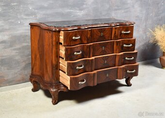 STAROŽITNÁ KOMODA - 11