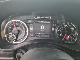 Dodge RAM 1500 Laramie, V8 5,7 HEMI eTorque 4x2 - 11