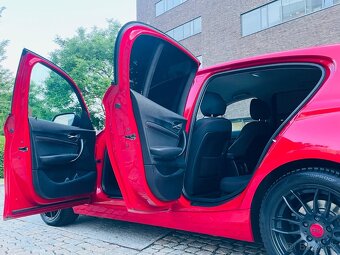 BMW Řada 1 116i BENZÍN 100KW AUT VÝHŘEV TAŽNÉ NAJETO 95TIS. - 11