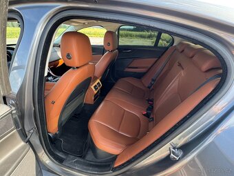 Jaguar XE, 2.0D - 11