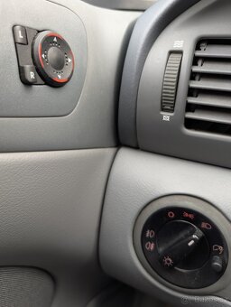 Škoda Octavia 1,6 LX - 11