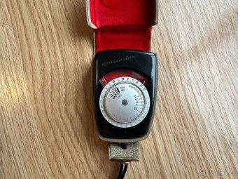 Staré fotoaparáty a expozimetry - Cena za kus - 11