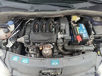 Peugeot 208, najeto 61 TKM, metal. lak, motor 1,2 benzin - 11
