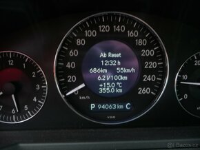 Mercedes-Benz E 220 CDI automat - 2004 - tažné - 94000km - 11