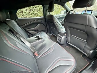 FORD MUSTANG MACH-E 4x4 273kW 98,7kW Koup.ČR,1.majitel - 11
