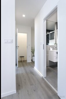 Prodej bytu 2+kk, 45 m², po kompletní rekonstrukci, Praha 13 - 11